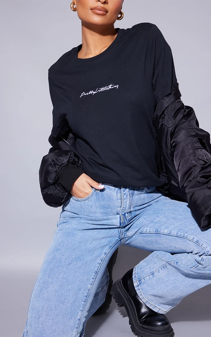 PRETTYLITTLETHING Cotton Black & White 2 Pack Oversized Boy 4 PRETTYLITTLETHING Cotton Black & White 2 Pack Oversized Boy - Image 4