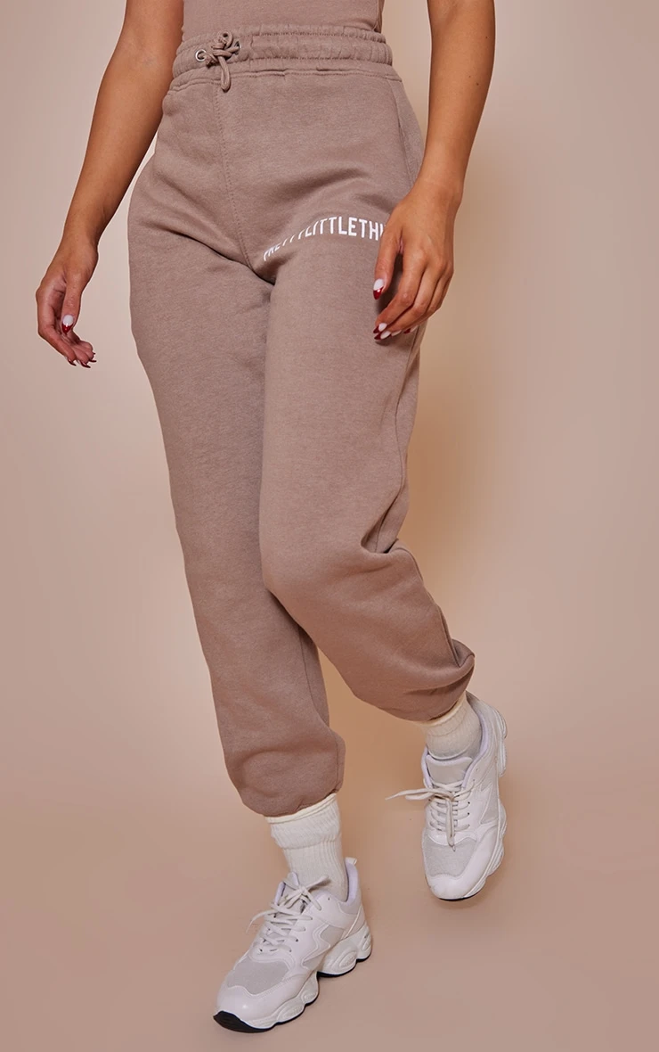 PRETTYLITTLETHING Logo Toffee High Waisted Cuffed Joggers 2 PRETTYLITTLETHING Logo Toffee High Waisted Cuffed Joggers - Image 2