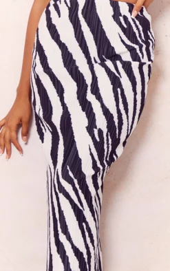 Black Zebra Print Plisse Maxi Skirt -Moden Vibe Sales Store 8997d742f4195ff2fa49b69f9dea8d03160a1c49 cna2213 4