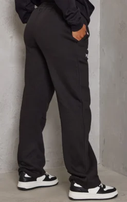 PRETTYLITTLETHING Logo Black Badge Detail Straight Leg Joggers -Moden Vibe Sales Store a1e122fcdfc22a078f2f997aa168bc8ca453fab1 cmv1192 3