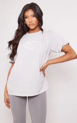 PRETTYLITTLETHING Stone Washed Badge Print T Shirt 7 PRETTYLITTLETHING Stone Washed Badge Print T Shirt -Moden Vibe Sales Store c62595b4c74349fd769e052778a9781b85bfe954 cne9069 3