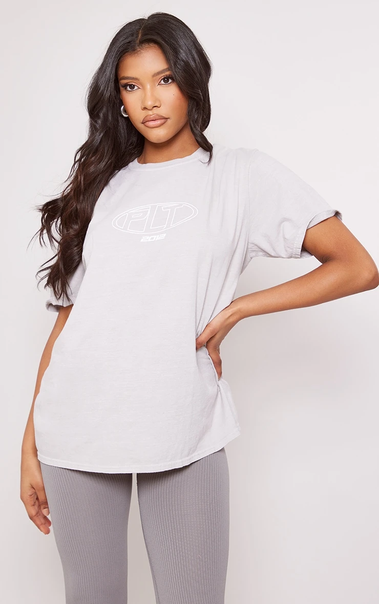 PRETTYLITTLETHING Stone Washed Badge Print T Shirt 3 PRETTYLITTLETHING Stone Washed Badge Print T Shirt - Image 3