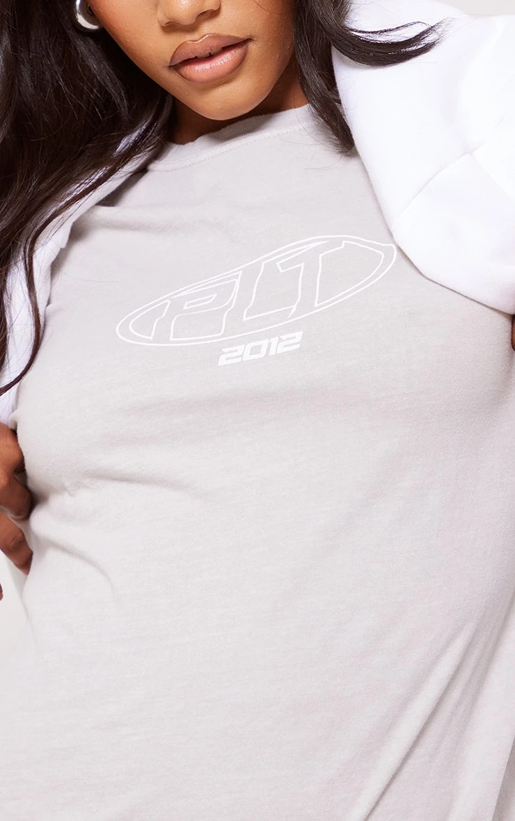 PRETTYLITTLETHING Stone Washed Badge Print T Shirt 4 PRETTYLITTLETHING Stone Washed Badge Print T Shirt - Image 4