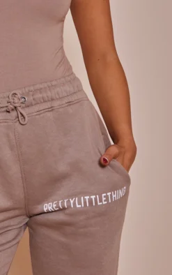 PRETTYLITTLETHING Logo Toffee High Waisted Cuffed Joggers 8 PRETTYLITTLETHING Logo Toffee High Waisted Cuffed Joggers -Moden Vibe Sales Store fafd01f9a3235dcb8cbeb0de311396215cde4397 cnc0630 4